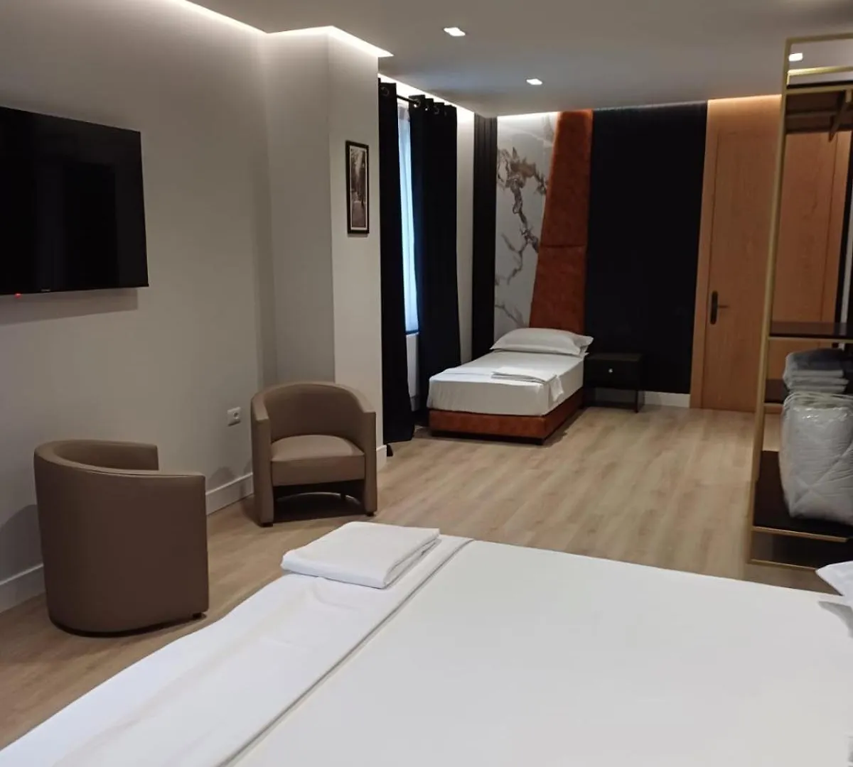 Oxygen Boutique Hotel Tirana 4*,