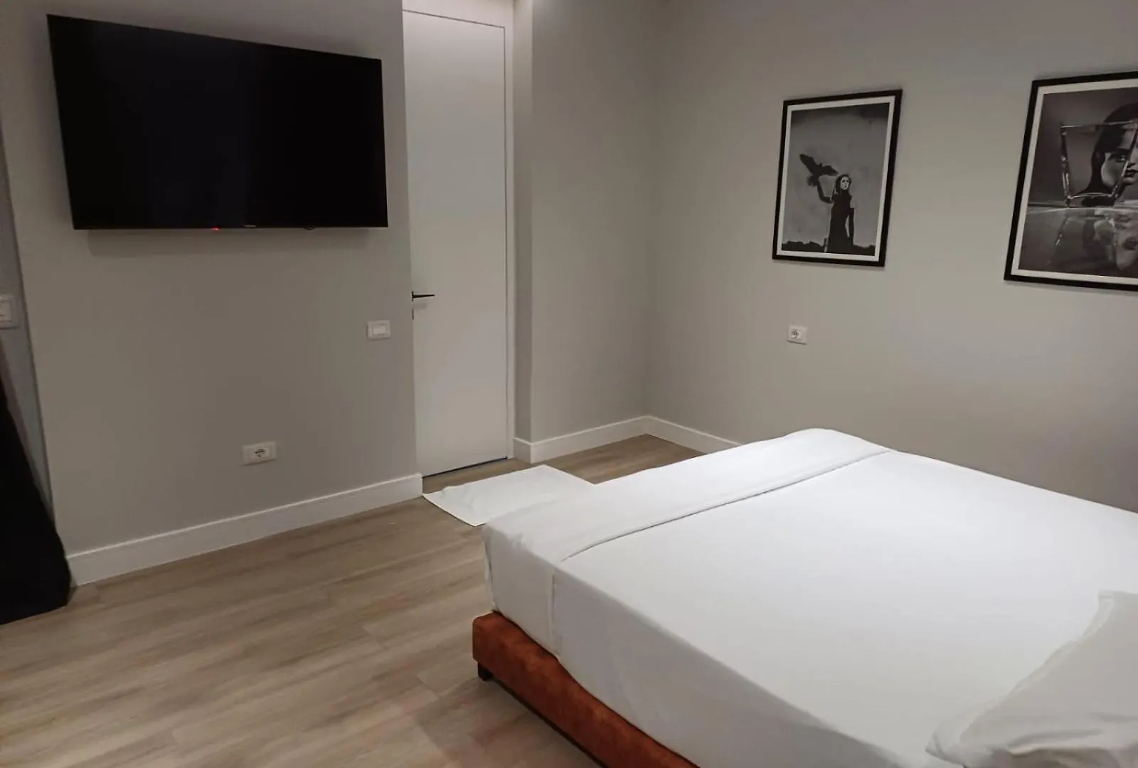 Oxygen Boutique Hotel Tirana 4*,